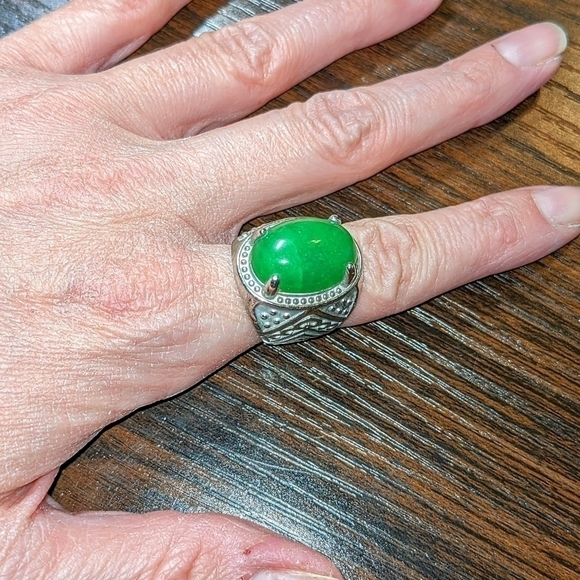 Vintage Jewelry - Jade Silver Cocktail Ring